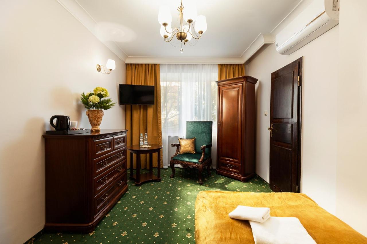 Toscania-check In 24h Bed & Breakfast Poznan